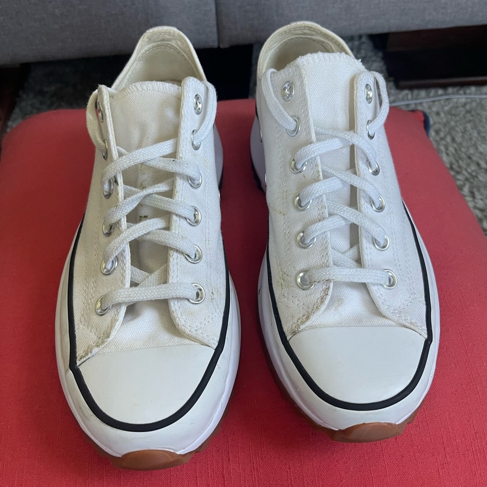 Chuck Taylor low top Platform White Converse size 8.5